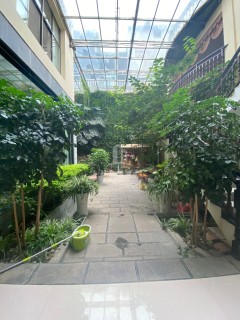 学田片路4层（自建房），占地256m²，证件齐全，类似别墅，售230万