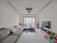 蟠龙兰庭3室2厅1卫56万110m²出售，带车位和20平露台