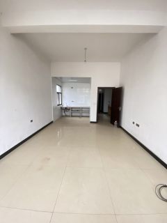 新村小学附近，100㎡，精装，2室2厅1卫，4500元/年