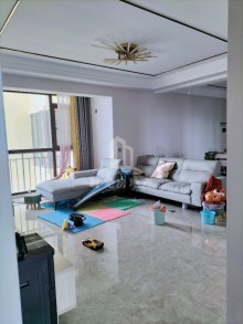 顺凯双子星，138平米，精装4室2卫，急售68万