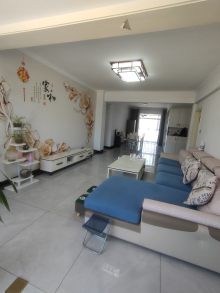 滇东国际，118㎡，精装修，带家具家电，3室2厅2卫，售45万