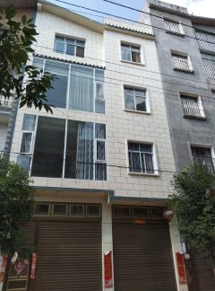 云贵路片区5室3厅4卫140万380m²出售