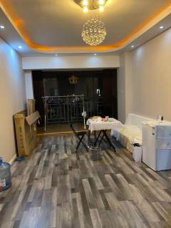 龙逸尚品，精装82㎡，2室2厅1卫，空房，含物业9000元/年