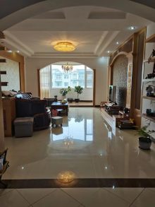 电信住宿区,精装160㎡4室2厅2卫,无物业费,急售39.9万